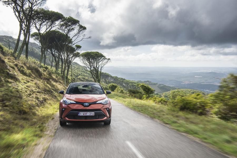  Toyota C-HR Hybrid 2019 года  (WW) (фото 76 из 174)